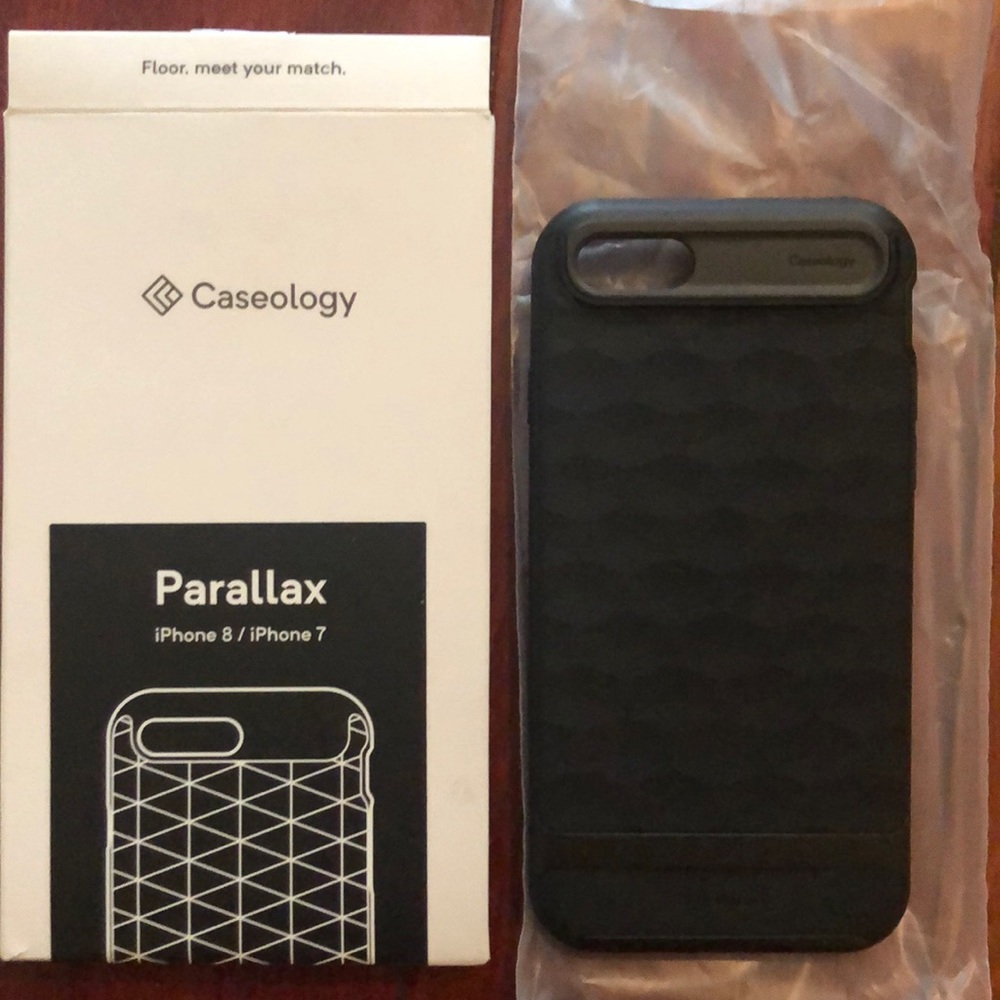 Caseology Parallax iPhone case NWT